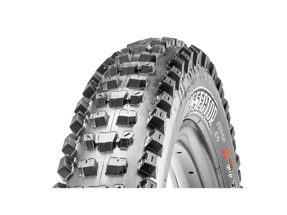Aktuální Maxxis plášť DISSECTOR (bezduš) 27.5X2.40WT 3CG/DH/ (black)