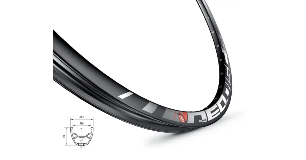 MACH1 - ráfek NEO DISC 622 x 19 32 děr černý Novinka