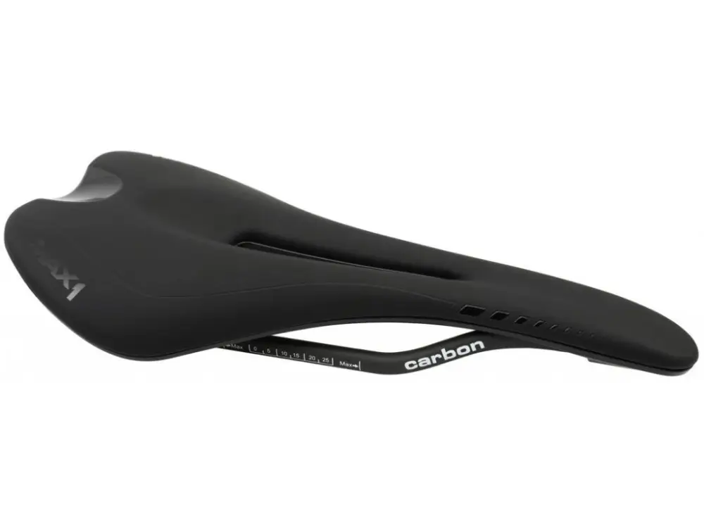 sedlo MAX1 Evo Carbon Hole Nová Kolekce