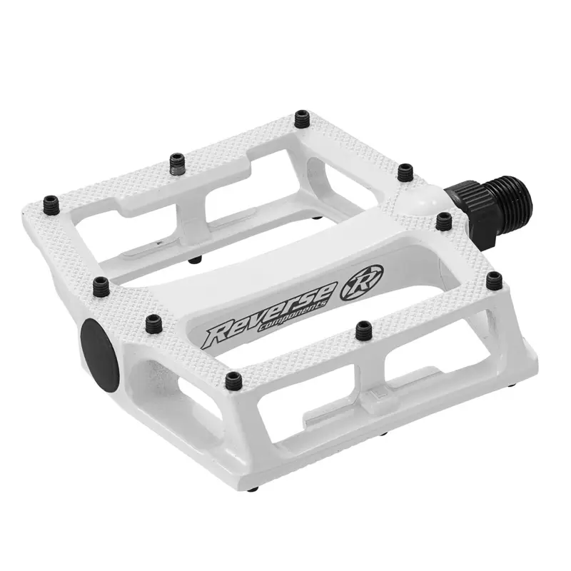 Must-Have Pedály Reverse Super Shape 3-D White