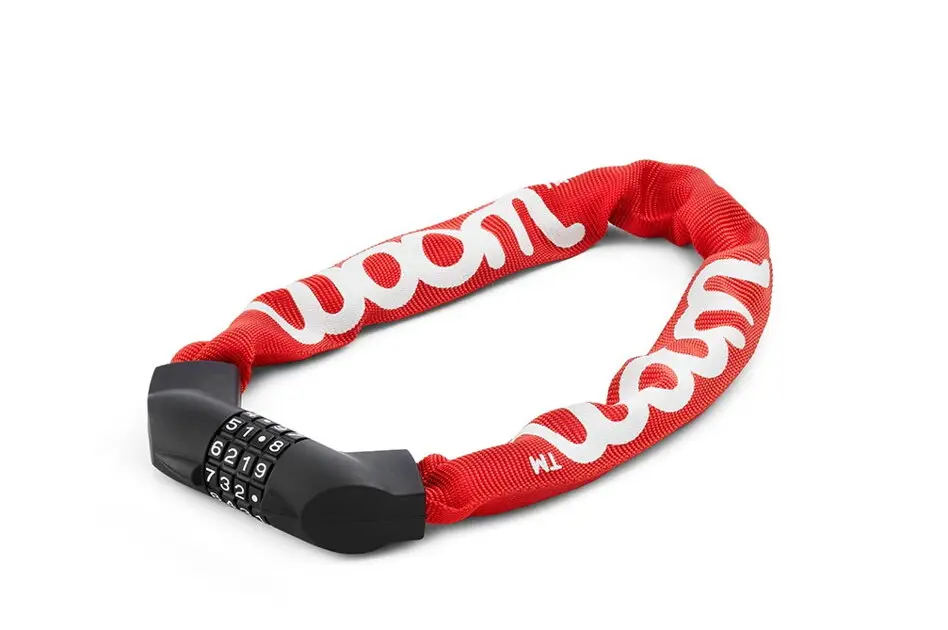 zámek WOOM red kalené ocelové články v textilním obalu 61cm Sezónní Sleva